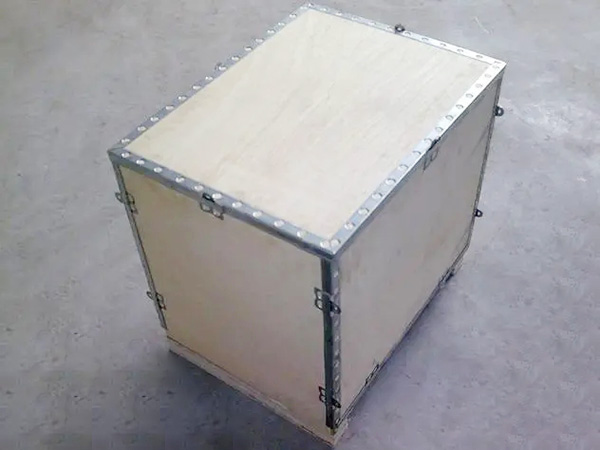 胶合板钢带木箱
